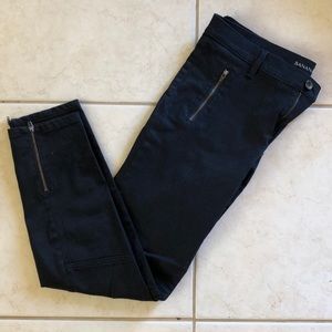 Black Skinny Banana Republic pants! *Barely Worn*